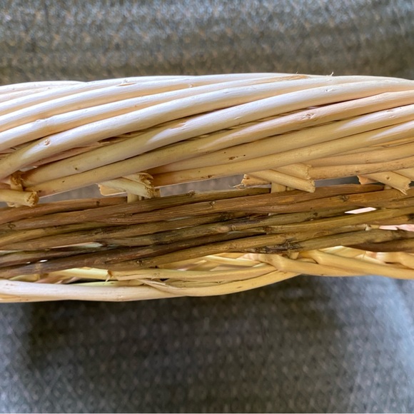 Large Round Willow and Rattan Wicker Tray - Picture 3 of 5